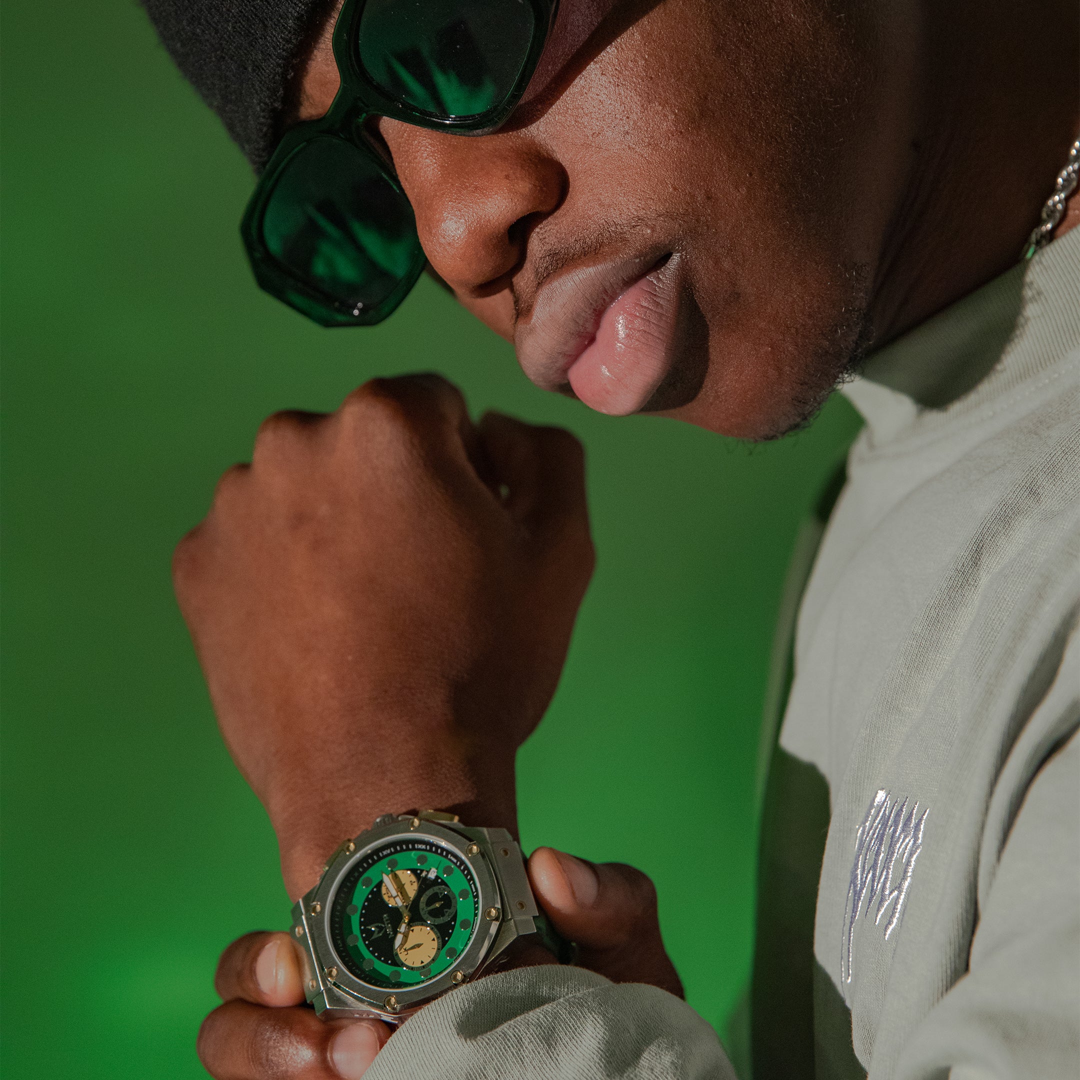 AM1055SS - AMBASSADOR SILVER / DOOM GREEN WATCH